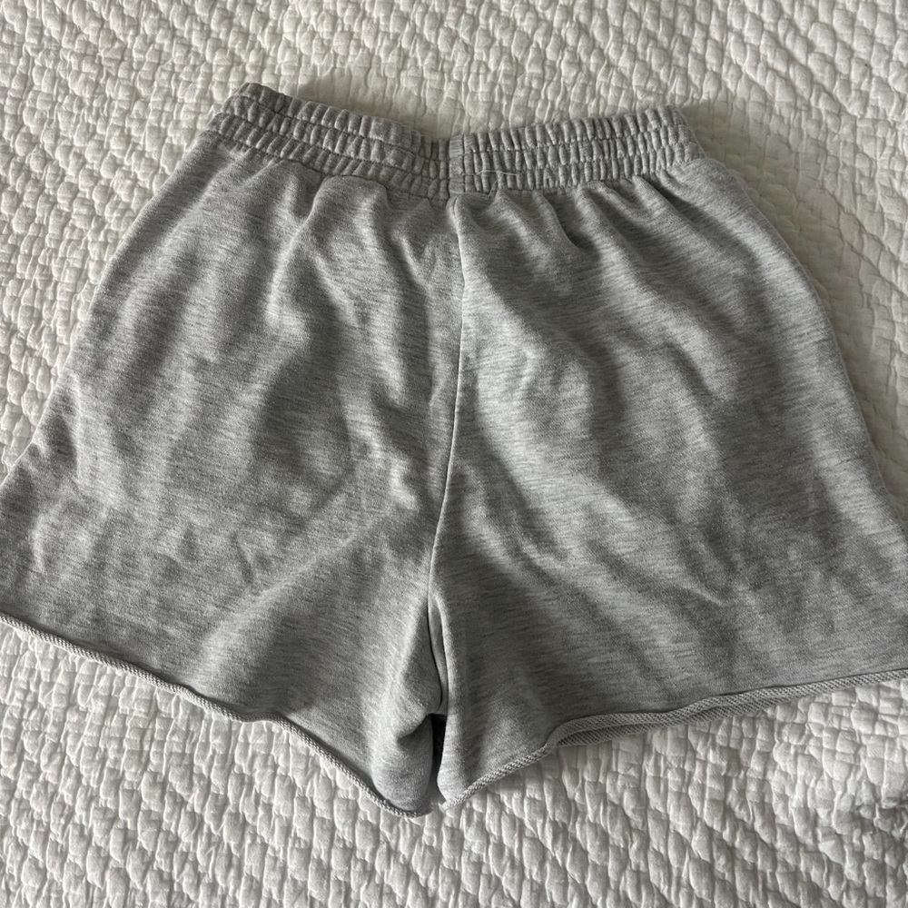 H&M shorts - Picture 2 of 4